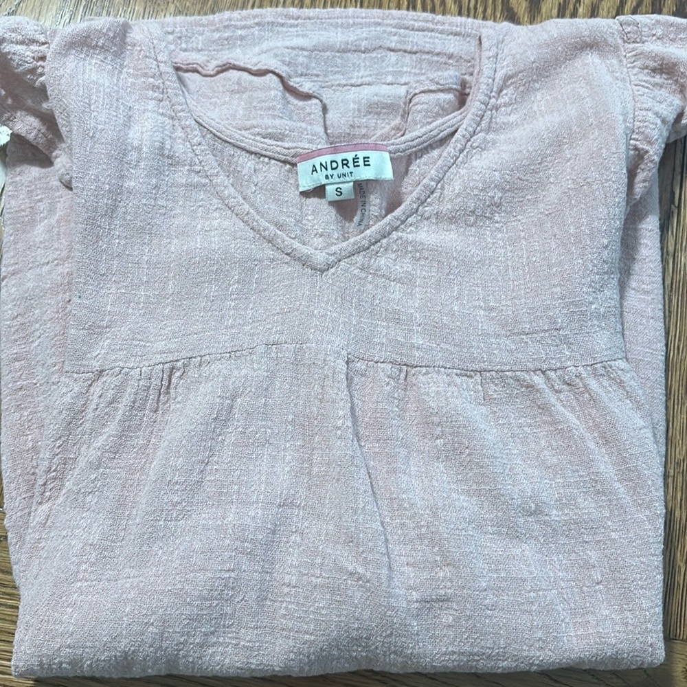 boutique top: ANDREE BY UNIT